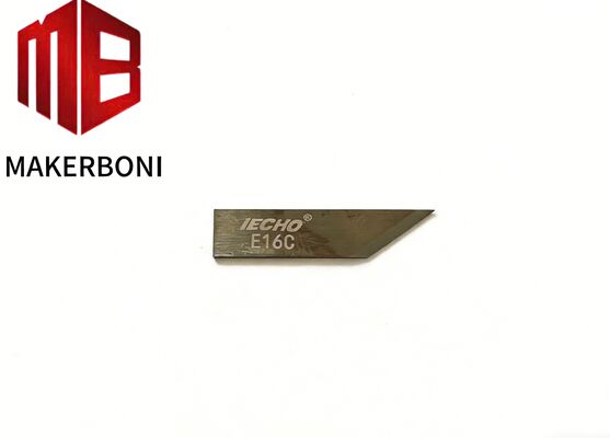E16 Precision Blade. Uma lâmina de corte de aço de liga virgem durável com um design ultra-finho e resistente ao calor de 0,63 mm.